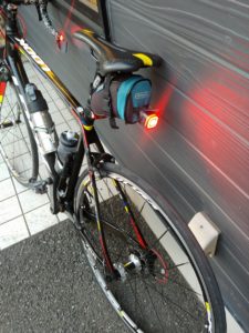 ロード自転車の反射板 ベル 付け位置
